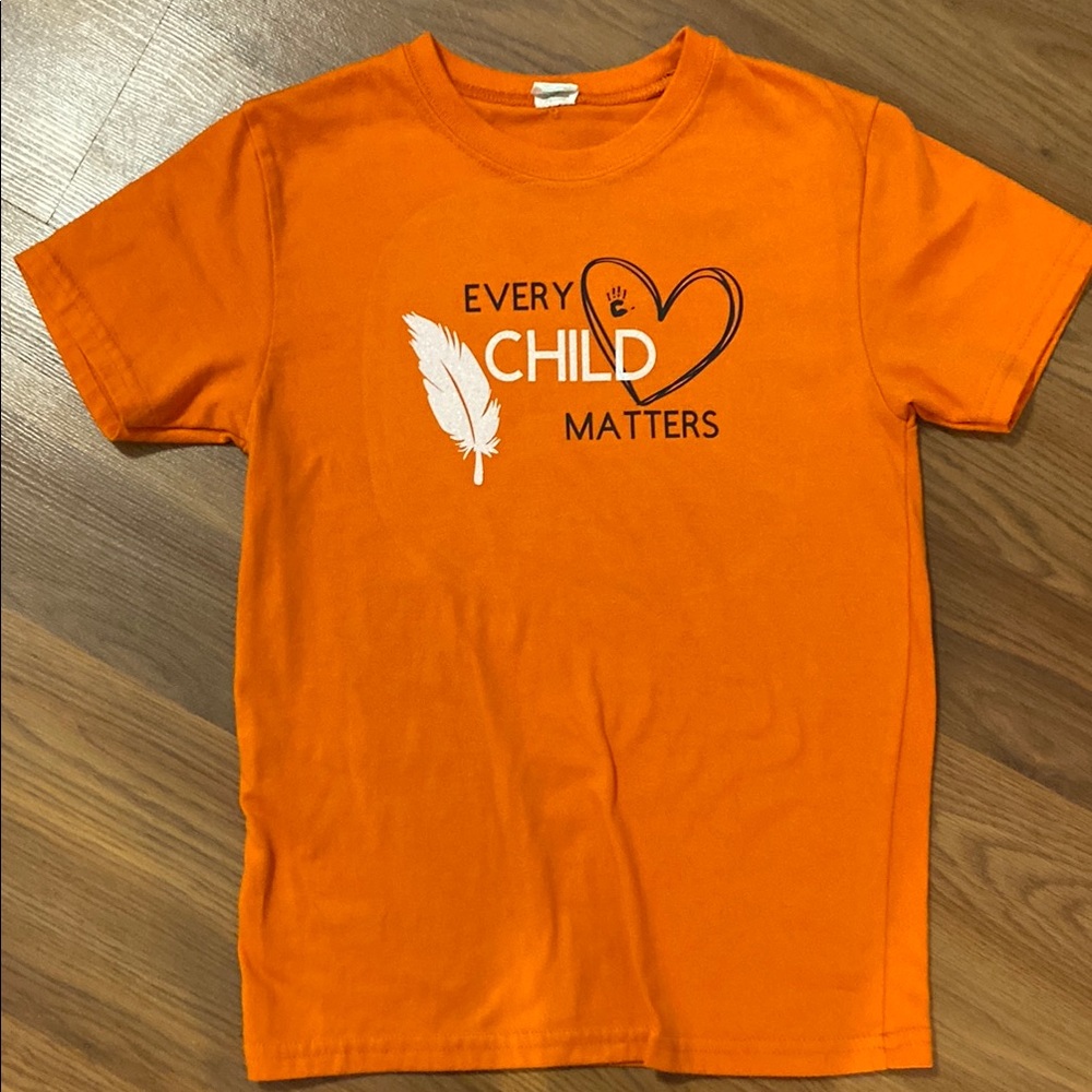 🚨2/$15. Every Child Matters t shirt. Size M